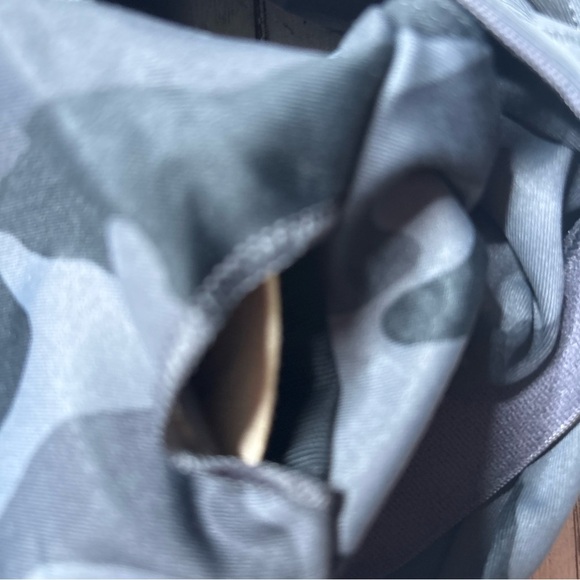 Old Navy Active Powersoft Long Line Sports Bra Top Plus Size 2X Black Camo - Picture 9 of 14